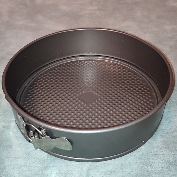 10 Inch Cake Baking Pan Bakeware Ovenware Deserts Spring Form Removable Bottom - Picture 1 of 8